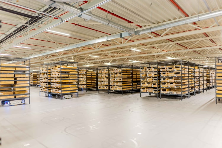 AGV mezzanine flooring at Hunkemöller's new distibution centre